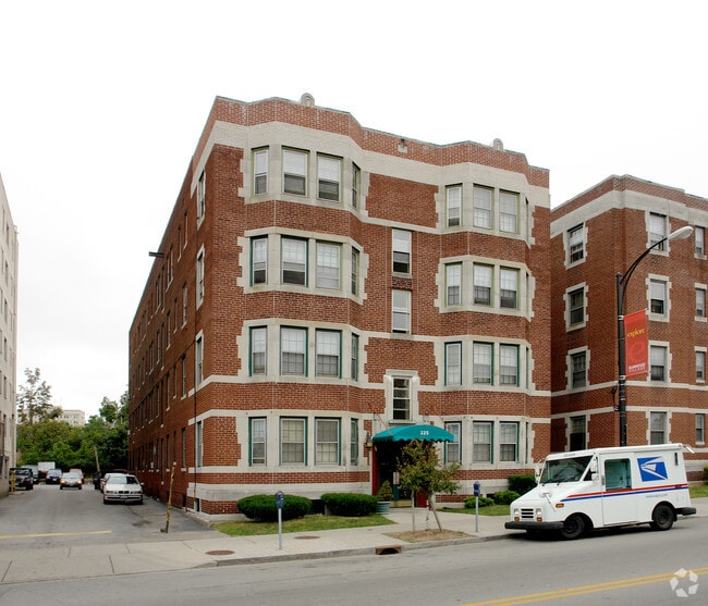 Building Photo - Willow Grove Apartments