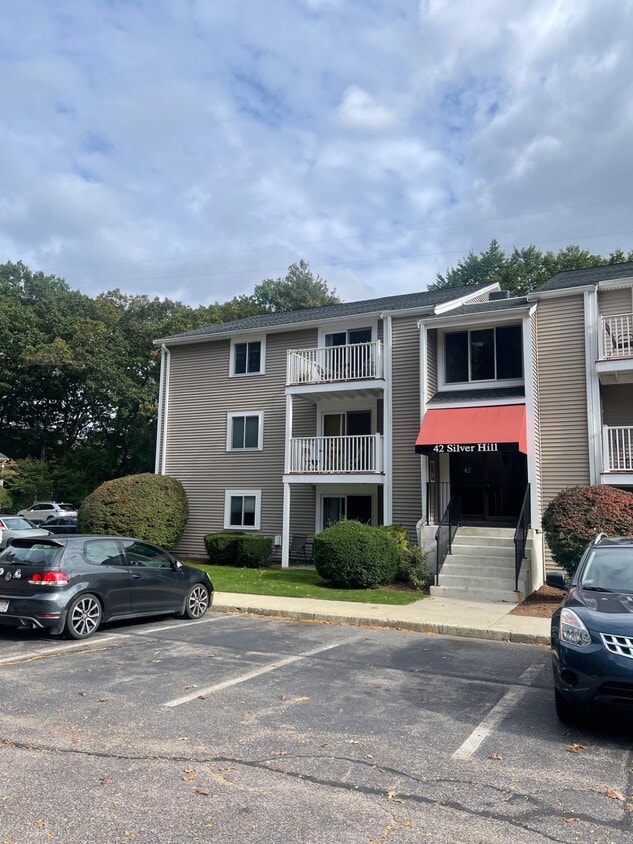 42 Silver Hill Ln Unit 12, Natick, MA 01760 Condo for Rent in Natick, MA