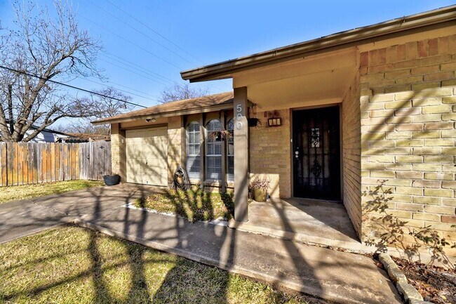 Building Photo - 500 Thistlewood Dr