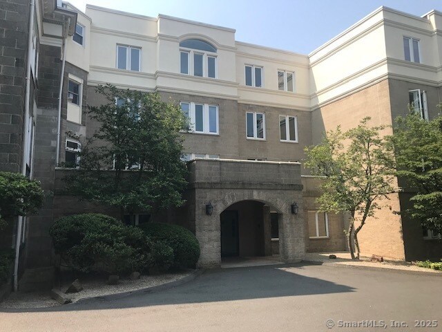 Building Photo - 500 Prospect St