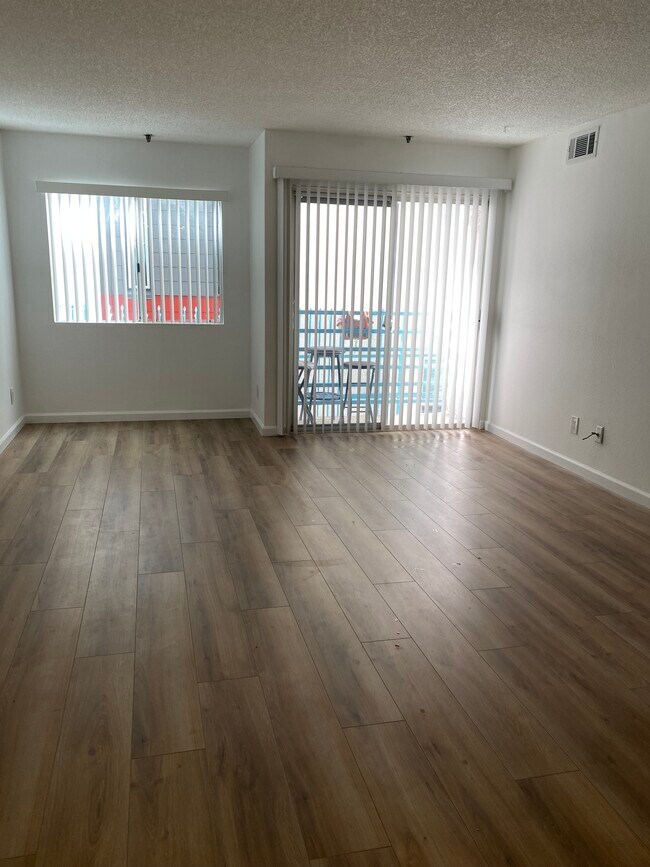 Foto del edificio - 11015 Morrison St