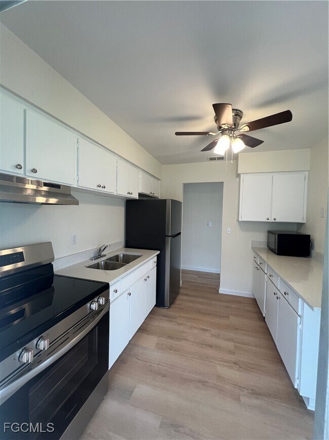 Foto del edificio - 16 Tangerine Ct