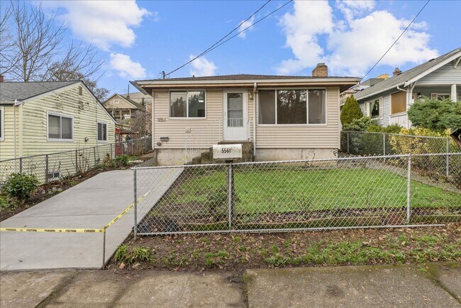 Building Photo - Bright and Updated Beacon Hill Rambler