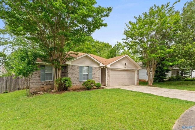Building Photo - 113 Fernwood Cir