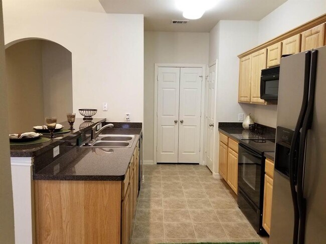 Building Photo - 575 S Virginia Hills Dr