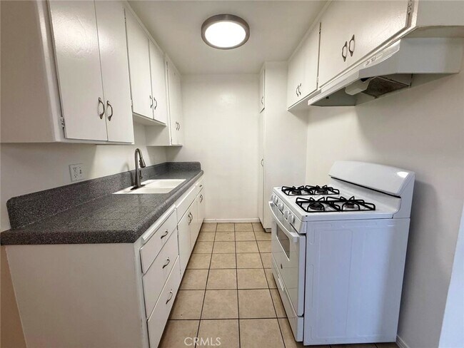 Foto del edificio - 8371 Northgate Ave