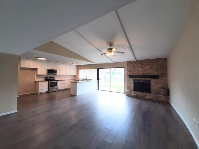 Building Photo - 18214 Mantana Dr