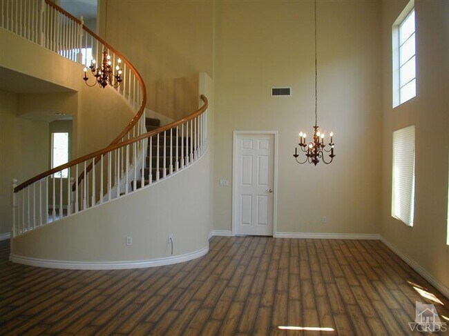Building Photo - 2029 Roadrunner Ave