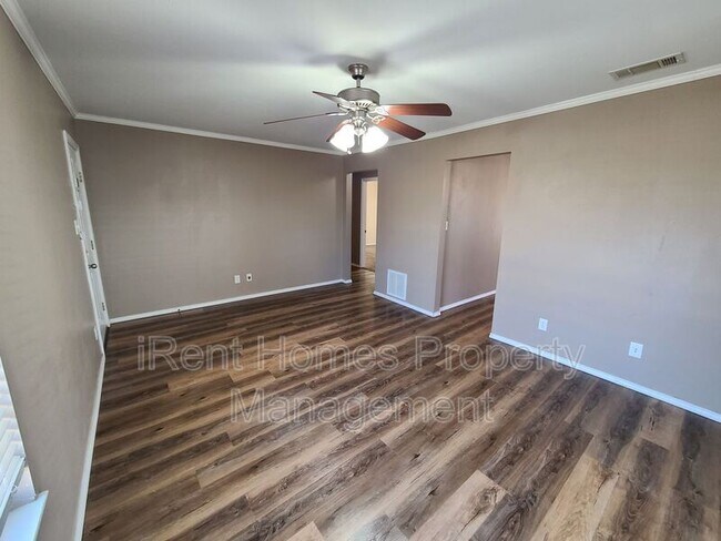 Foto del edificio - 315 N Howard St