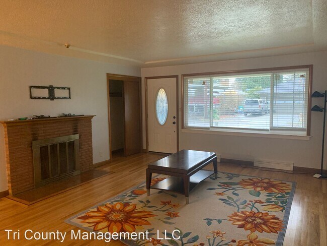 Building Photo - 5 br, 2 bath House - 10324 NE Brazee St