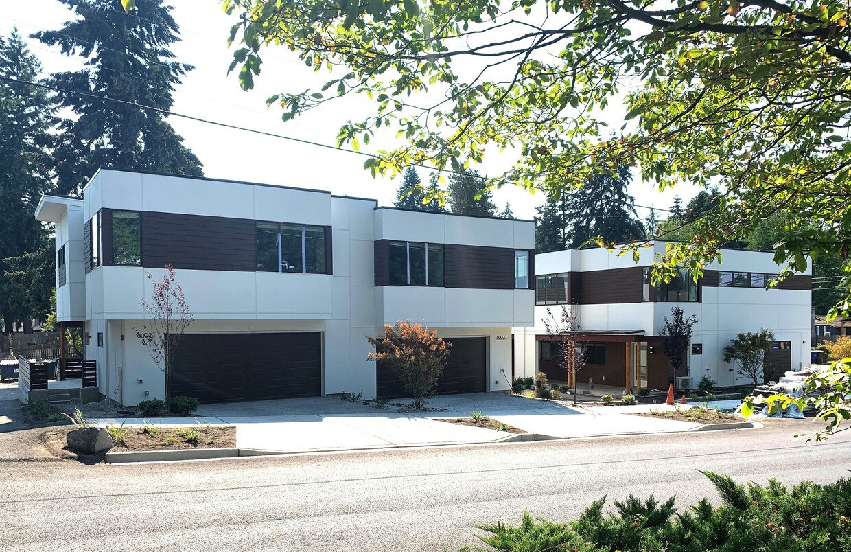 Primary Photo - 15606 9th Ave SW