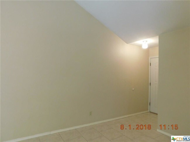 Building Photo - 265 Lohmann St