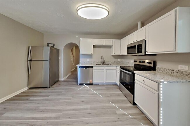 Foto del edificio - 1273 Royal Ives Ct SE