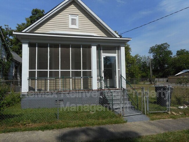 Building Photo - 1435 Chestnut St