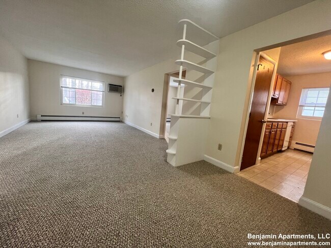 Building Photo - 11 Brattle Dr