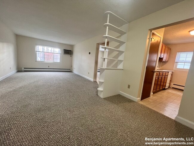 Building Photo - 11 Brattle Dr