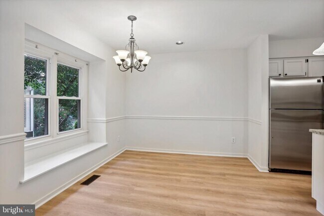 Foto del edificio - 3202 Eaton Ct