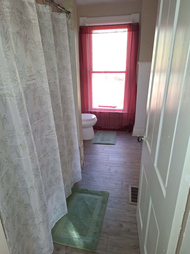 Photo - 442 E Warren St (Lebanon, OH) Apartment