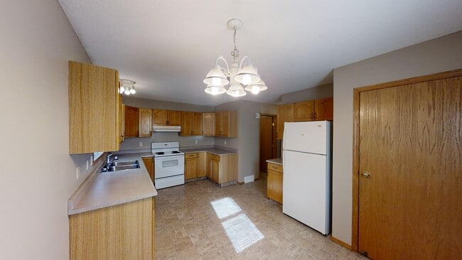 Building Photo - 9503 C 103 Ave