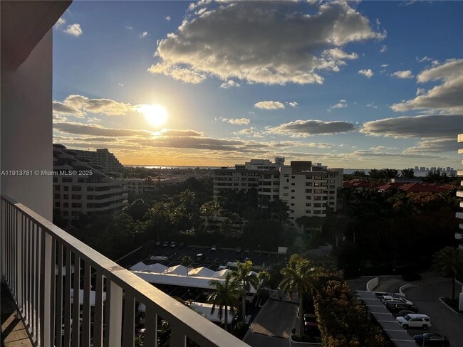 Foto del edificio - 200 Ocean Ln Dr