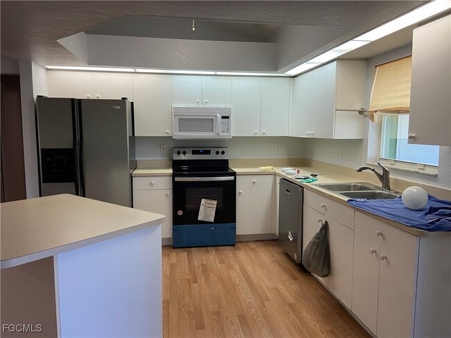 Building Photo - 2002 SW 15th Pl