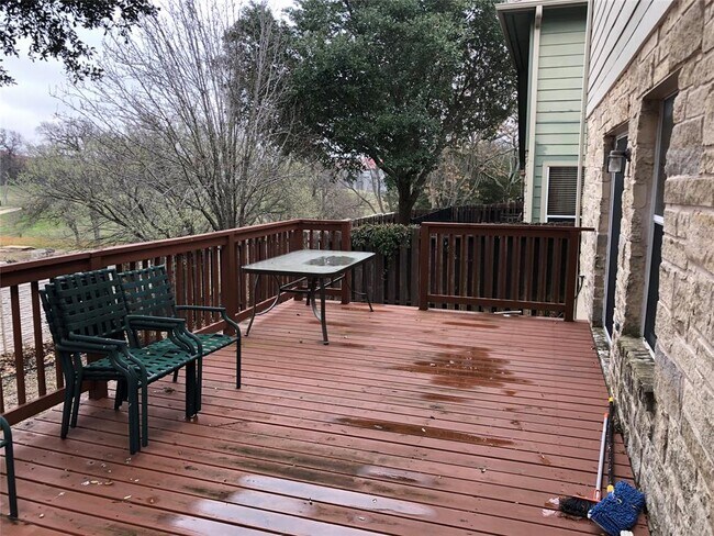 Building Photo - 1617 Gaylord Dr