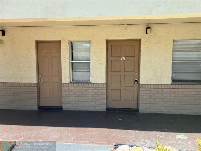 Building Photo - 8705 NW 38th Dr