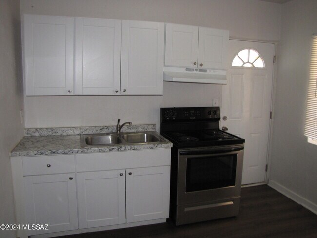 Foto del edificio - 4719 E 1st St