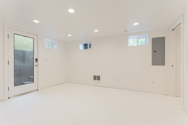 Building Photo - se54th