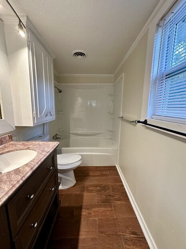 Foto del edificio - Nice 4 Bedroom Home in North Jackson!