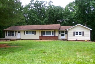Building Photo - 1441 Gold Hill Rd E