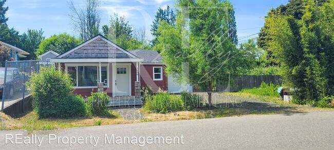 Building Photo - 2 br, 2 bath House - 1406 West Ave