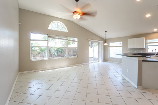 Foto del edificio - 13444 White Elk Loop