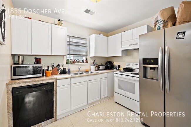 Building Photo - 1855 Doscher Ave