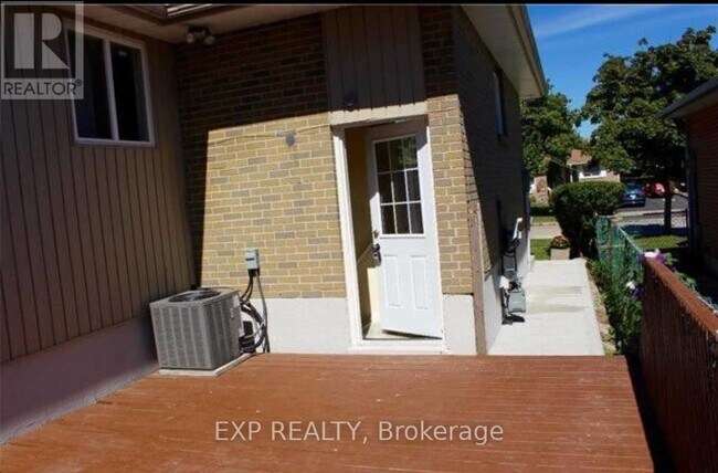 Building Photo - 17 Gable Dr