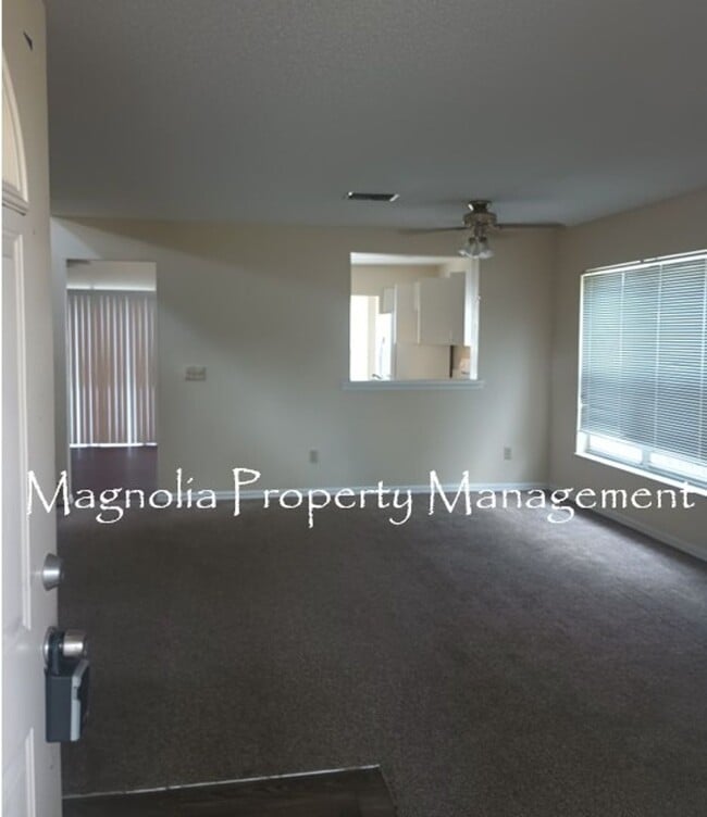 Photo - Two story, 3/2.5, near UCF or Valencia House