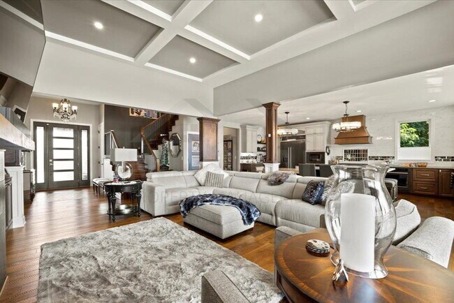 Foto del edificio - 8184 Woodland Shore Dr