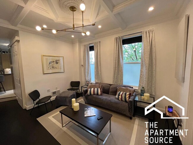 Foto del edificio - 2880 N Clybourn Ave