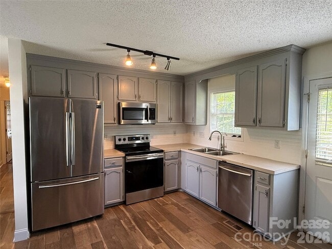 Building Photo - 330 Ferrell Ave