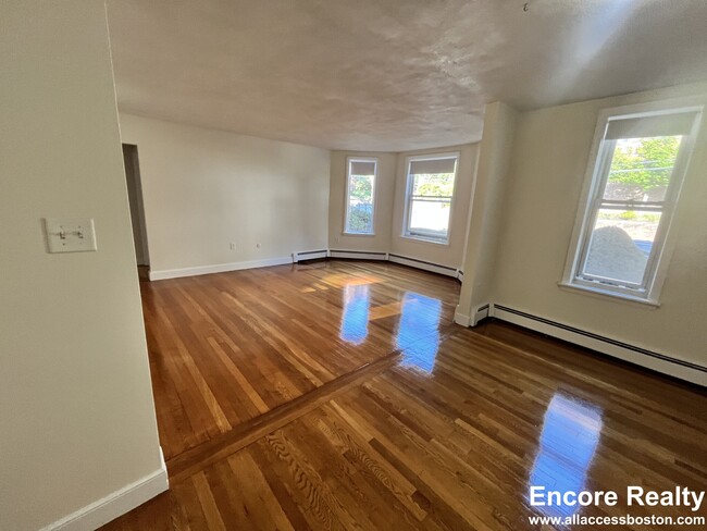 Building Photo - 309 Tappan St