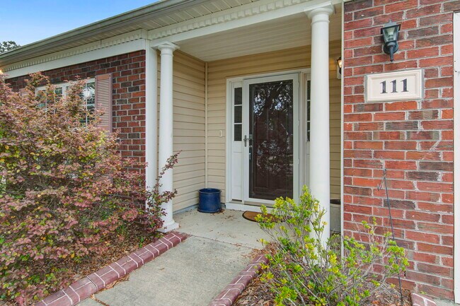 Building Photo - 111 Meadowvale Ln