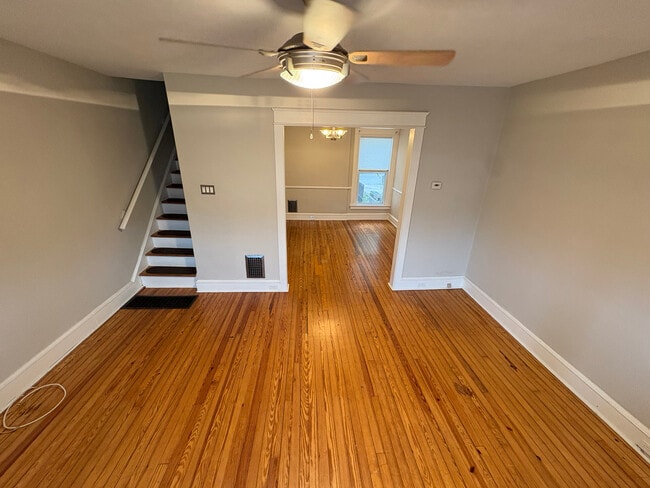 Living room - 1441 Lawrence Rd