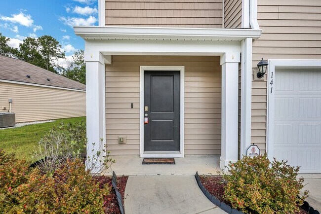 Foto del edificio - 141 Butternut Ct