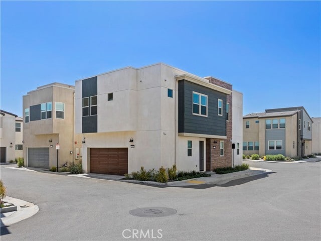 Building Photo - 27448 Pioneer Ct