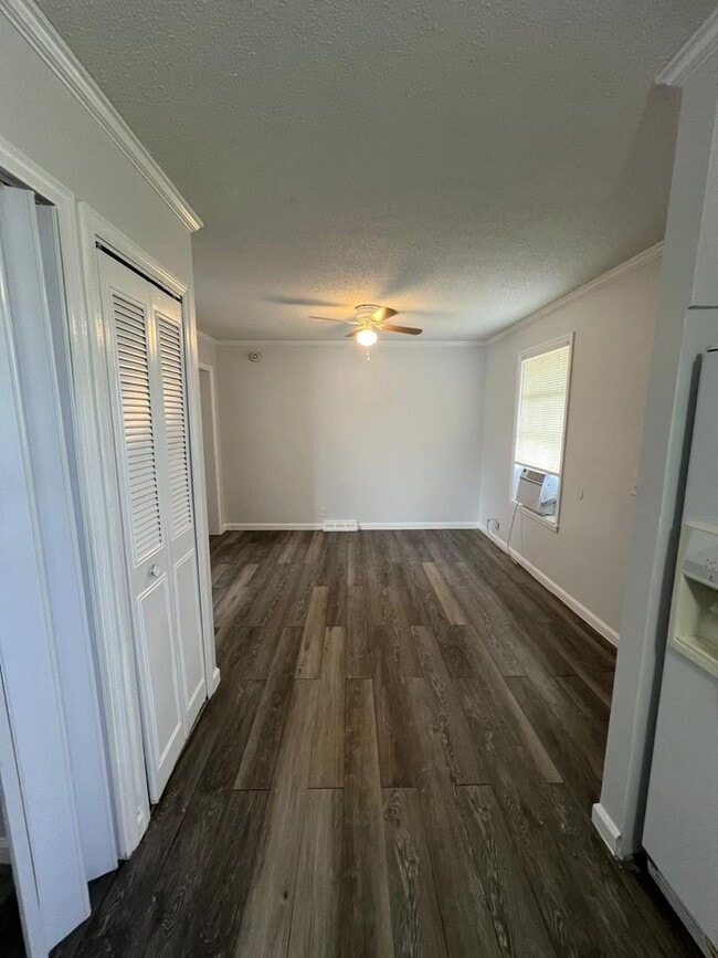 Building Photo - 3 bedroom, 2 bath renovated home