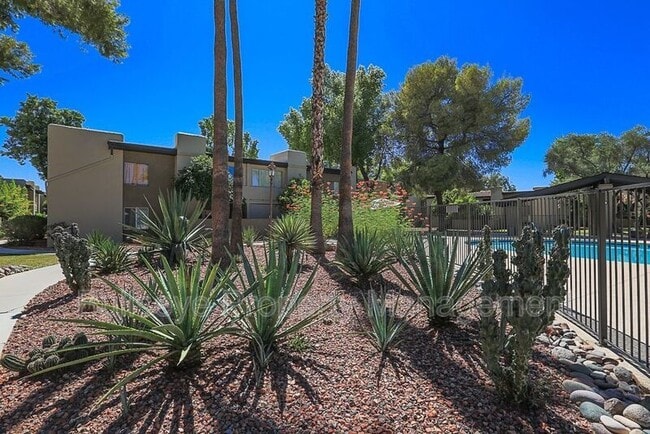 Building Photo - 4201 E Camelback Rd