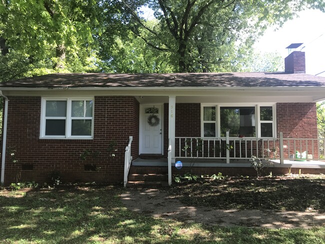 Building Photo - 916 Pierson Dr