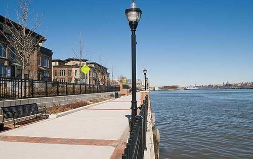 Foto principal - 55 Riverwalk Pl