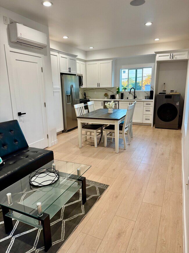 Foto del edificio - 2681 Pomeroy Ave