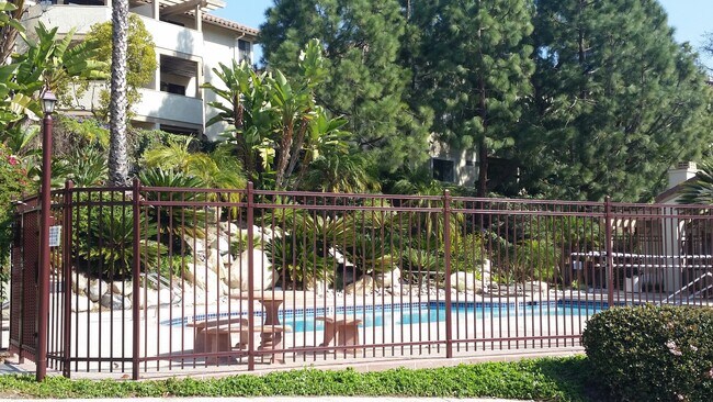 Foto del edificio - Recently Reduced-Vista Way Village One Bedroom Condo for Rent in Oceanside